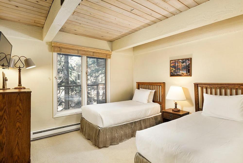 Holiday home Chateau Eau Claire Unit 18, Spacious Overlooking The River With A Private Deck *