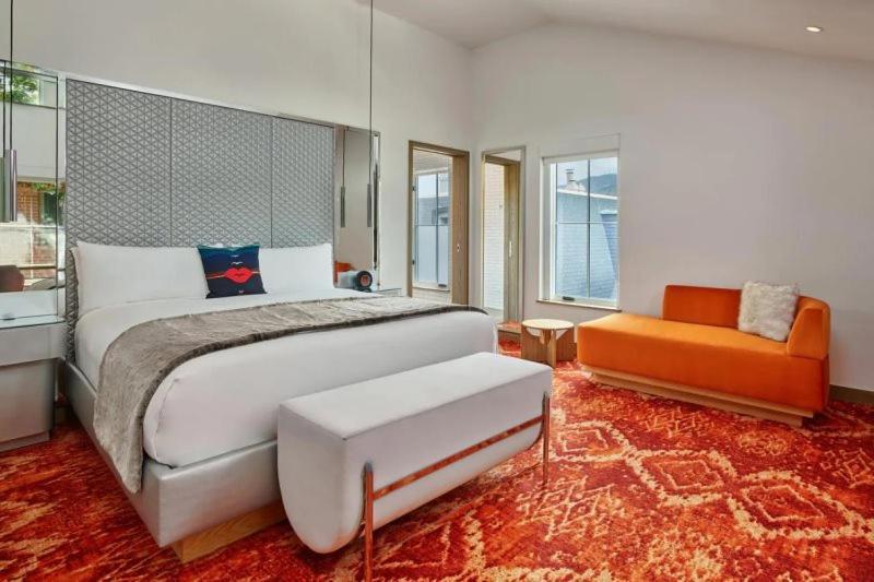 W Hotel 4*
