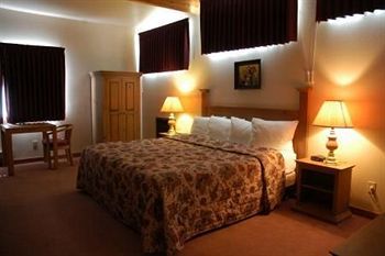 Caravan Motel 2*