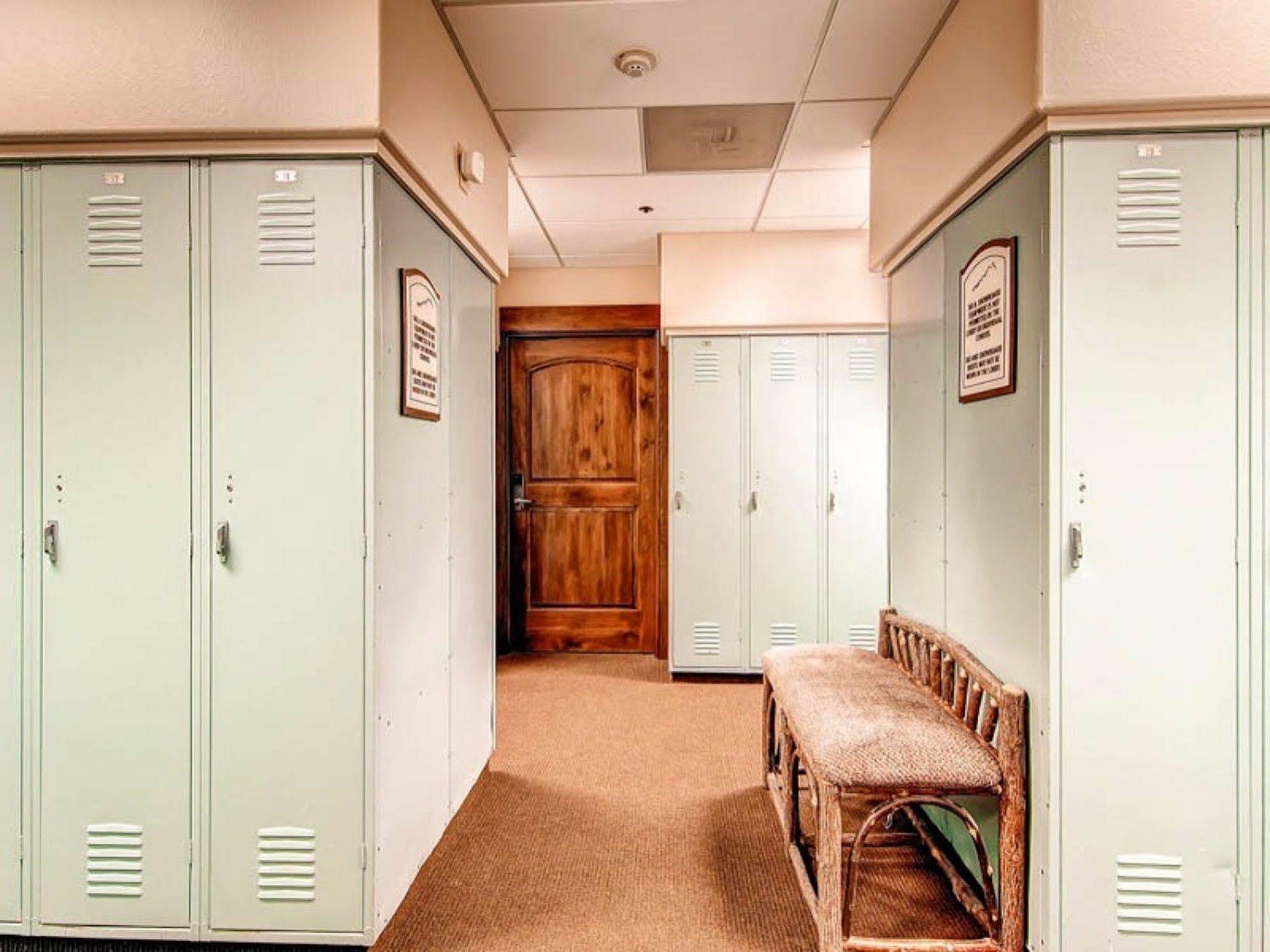 Borders By East West Hospitality Aparthotel Beaver Creek