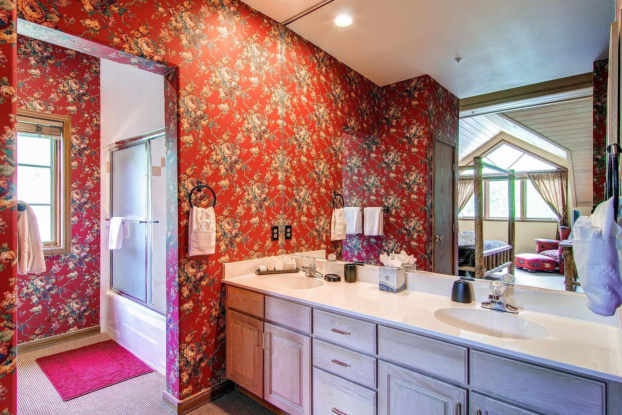 Borders By East West Hospitality Aparthotel Beaver Creek