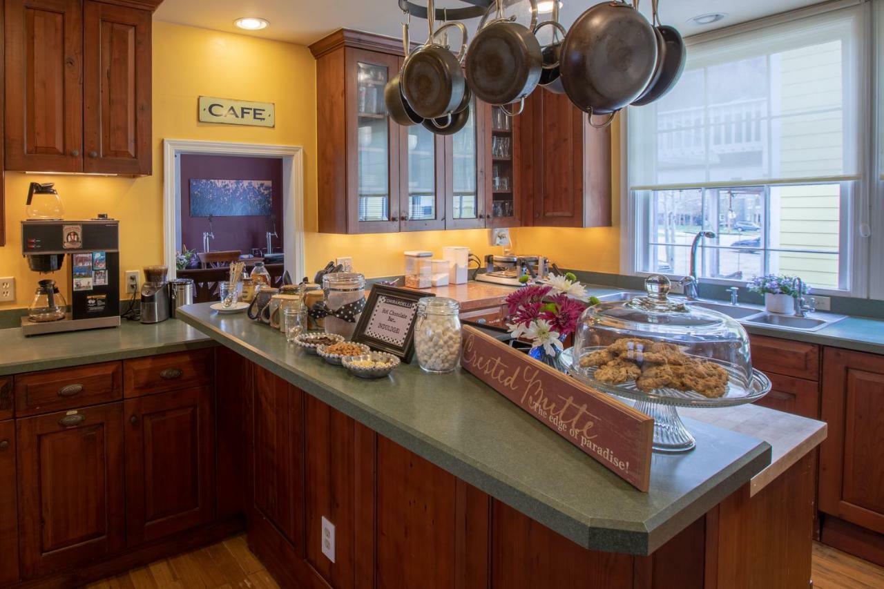 Purple Mountain & Bed & Breakfast Crested Butte